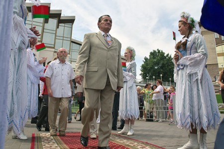 На Аллее звезд «Славянского базара» открылась еще одна именная плита – композитора Игоря Лученка. Фото Сергея Серебро