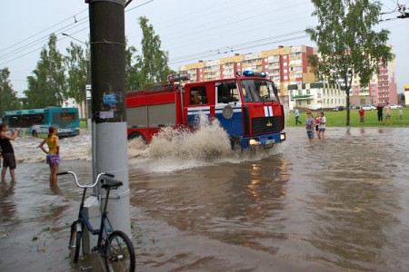 В Витебске тропический ливень и очередные затопления. Фото Сергея Серебро