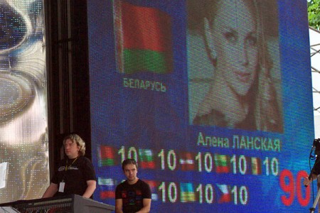 Все десятки для Алены Ланской на конкурсе «Витебск-2011». Фото Сергея Серебро