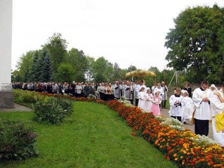 Фэст Найсвяцейшага Імя Марыі ў Параф’янаве. Фота Віктара Місевіча