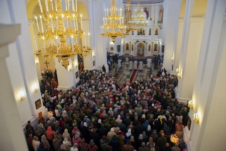 В Витебске совершен чин полного освящения Свято-Успенского собора. Фото Сергея Серебро