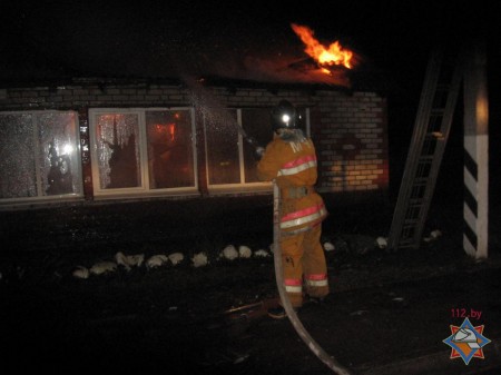 Пожар в баре «Надзея» произошел 16 ноября в поселке Друя Браславского района. Фото МЧС
