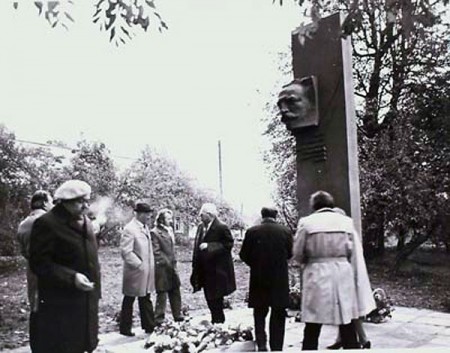 Адкрыццё помніка Ігнату Буйніцкаму ў Празароках у 1975 годзе. фота з Нацыянальга архіву