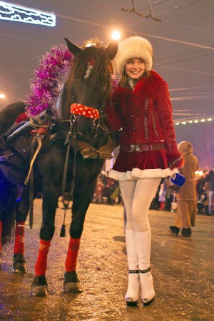 Яна Шипко на параде Дедов Морозов в Витебске. Фото Сергея Серебро