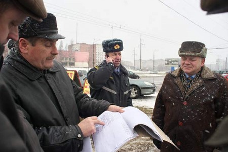 Быть или не быть платной парковке на улице Терешковой? Фото Сергея Серебро