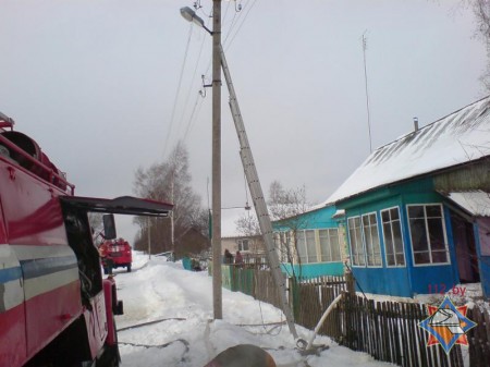 В Городокском районе парень вынес из огня четырехлетнего мальчика. Фото МЧС