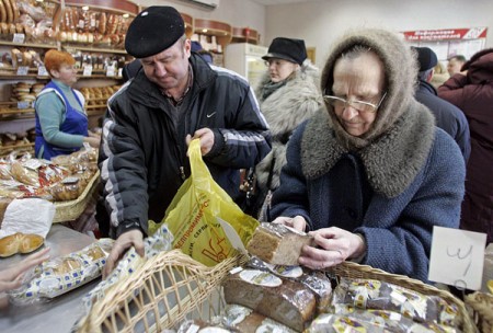 Кошты на прадукты харчавання ў Віцебску ў лютым: жарсці па баршчу і малаку. Фота photo.bymedia.net