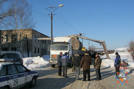 МАЗ оставил без отопления два многоквартирных дома в Полоцке. Фото МЧс