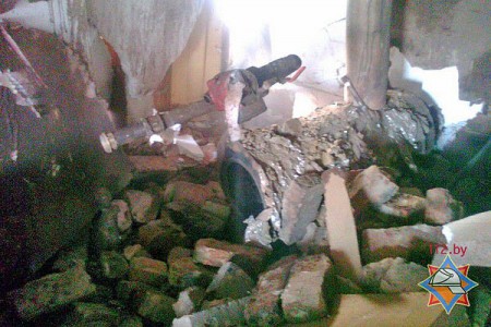 Взрыв в Витебской области разрушил часть дома. Фото МЧС
