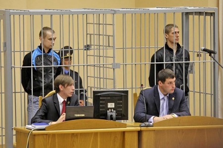 Дмитрий Коновалов и Владислав Ковалев в зале суда. Фото photo.bymedia.net