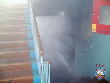 В Россонах загорелась школа, эвакуировано более 600 человек. Фото МЧС
