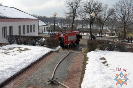 В Докшицах загорелась городская баня. Фото МЧС