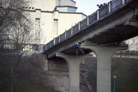 Роўп-джампінг у цэнтры Віцебска. Фота Сержука Серабро