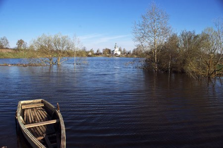 Від на мястэчка Ула праз рэчку ад вёскі Ульянаўка. Фота Сержука Серабро