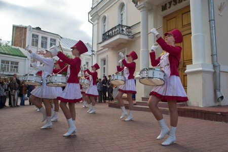 У Ноч музеяў віцябляне маглі трапіць у напалеонаўскія часы. Фота Сержука Серабро