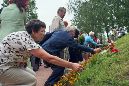 В Пятом полку открыли часовню с набат-колоколом. Фото Сергея Серебро