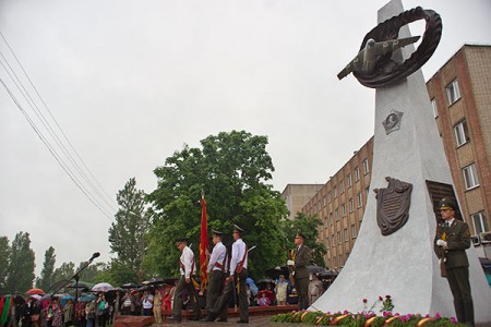 В Витебске открыли памятник авиаторам 339-го ВТАП. Фото Сергея Серебро