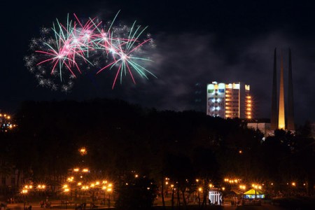 Святочны салют над Віцебскам. Фота Сержука Серабро