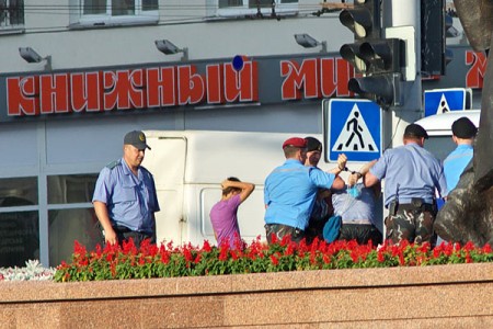 День десантника в Витебске прошел с задержаниями. Фото Сергея Серебро