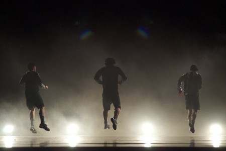 Норвежский хореограф Йо Стромгрен привез на IFMC-2012 свой хит – спектакль A Dance Tribute to the Art of Football. Фото Сергея Серебро