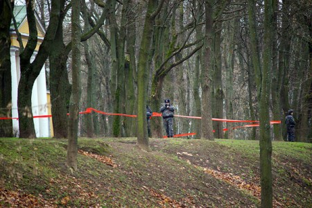 Место взрыва у здания КГБ в Витебске до сих пор оцеплено. Фото Сергея Серебро