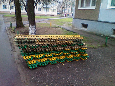 В Витебске во дворах в районе  городской центральной детской поликлиники демонтировали заборчики. Courtesy photo