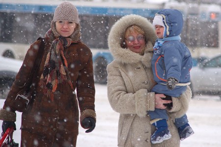 В День снега на Витебск обрушился сильный снегопад. Фото Сергея Серебро