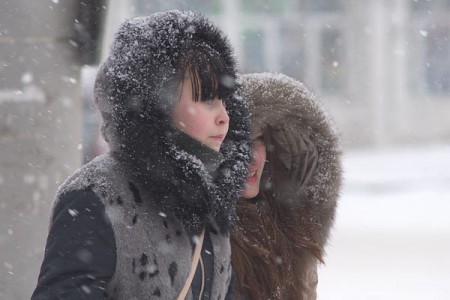 В День снега на Витебск обрушился сильный снегопад. Фото Сергея Серебро