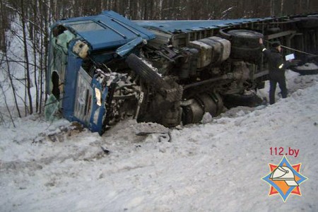 В Лепельском районе фура «Renault» столкнулась автофургоном «Iveco». Фото МЧС