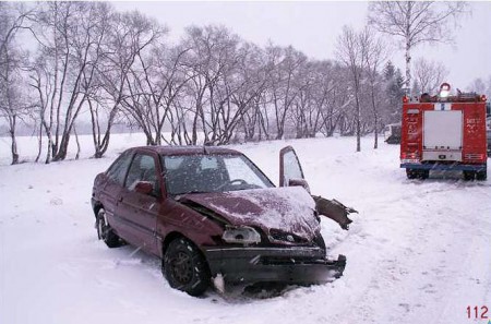 Под Витебском две легковушки столкнулись с грузовиком. Фото МЧС