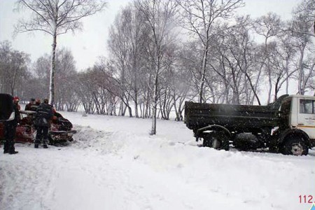 Под Витебском две легковушки столкнулись с грузовиком. Фото МЧС