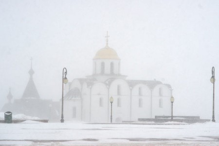 Неба над Витебском не видно из-за тумана или иных атмосферных явлений. Фото Сергея Серебро