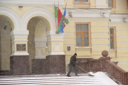 Из-за сильного снегопада 36 населенных пунктов Витебской области остались без электричества. Фото Сергея Серебро