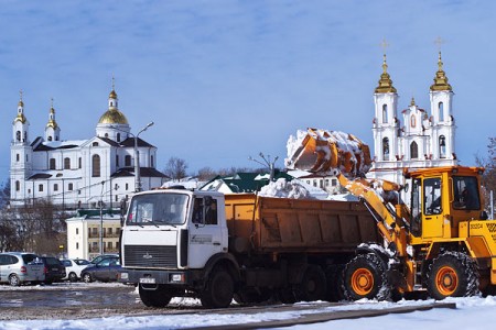 23 марта в Витебске пройдет субботник по уборке снега. Фото Сергея Серебро