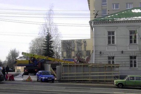 У Віцебску знішчылі частку будынка з карцінай Малевіча. Фото @aysav / twitter.com