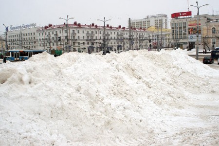 За предыдущие сутки уровень снега в Витебске вырос только на 1 см. Фото Сергея Серебро