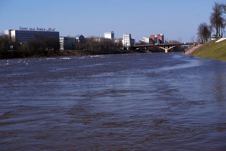 Паводок в Витебске набирает силу. Фото Сергея Серебро