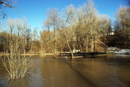 Паводок в Витебске набирает силу. Фото Сергея Серебро