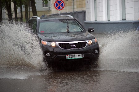 Витебск очередной раз затопило после сильного ливня. Фото Сергея Серебро