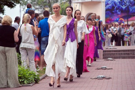 Паказ моды “Фарбы лета” ў Віцебску. Флта Сержука Серабро