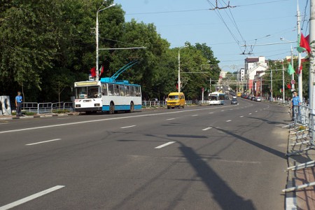 В Витебске, где завтра торжественно откроется XXII Международный фестиваль искусств «Славянский базар в Витебске», усиливают меры безопасности. Фото Сергея Серебро