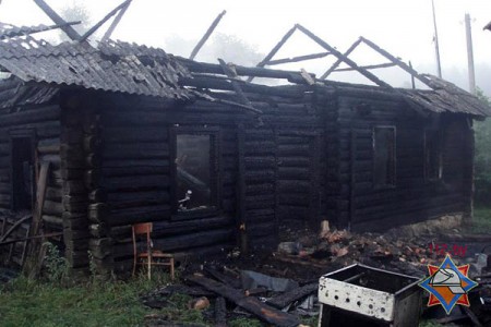 В Лепельском районе три человека сгорели в деревенском доме. Фото МЧС