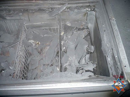 В Витебске из-за холодильника чуть не сгорел магазин. Фото МЧС