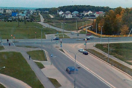 Автобусную остановку в Витебске унесло ветром на проезжую часть. Фото Л.Р. Кагармановой