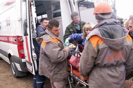 В Витебске каменщик ОАО «Жилстрой» упал с высоты и нанизался на арматуру. Фото МЧС