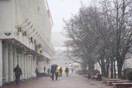 Зима вступает в свои права — на Витебск обрушился снегопад. Фото Сергея Серебро
