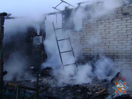 В Толочинском районе из-за взрыва газового баллона погибли бабушка и внучка. Фото МЧС