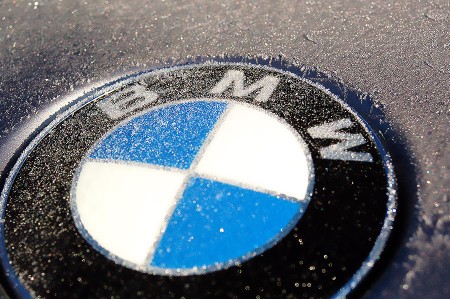 «BMW» замерз в Ушачском районе, водителю потребовалась помощь МЧС