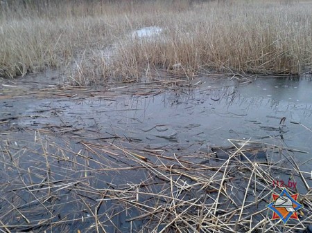 В Поставах спасли нетрезвого мужчину, провалившегося под лед. Фото МЧС