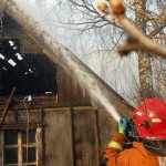 Пенсионер погиб на пожаре в Поставском районе, его тело нашел сын